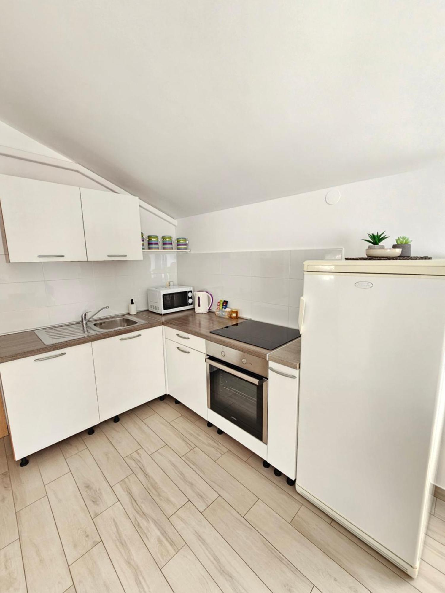 Apartment Vip Pirovac Exterior photo