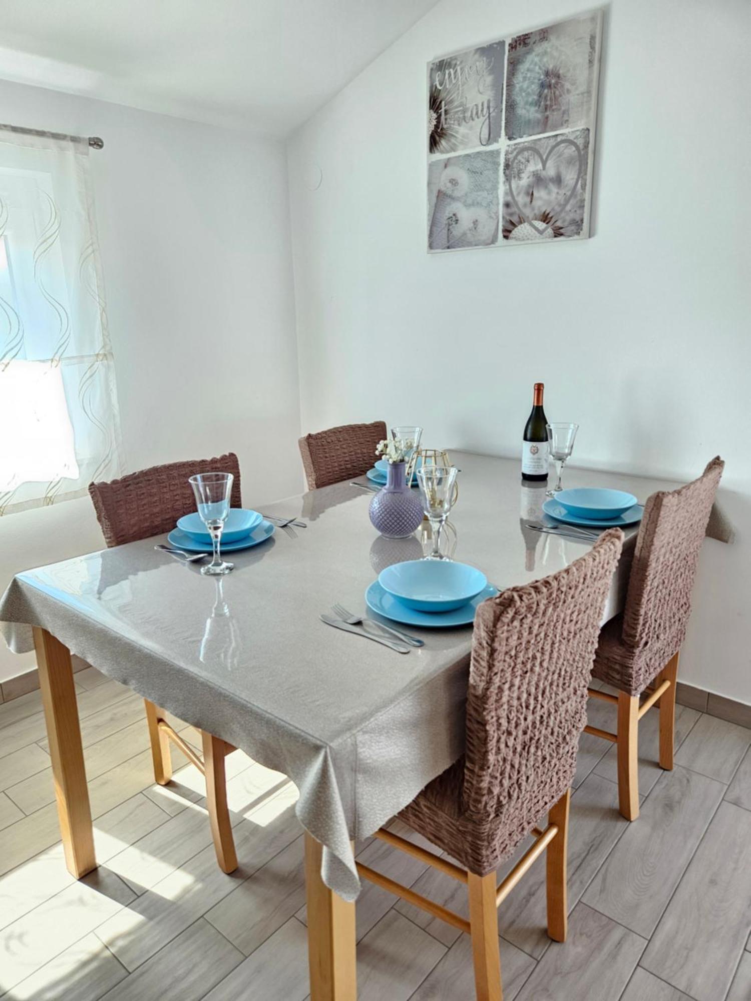Apartment Vip Pirovac Exterior photo